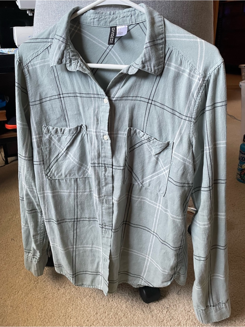 Light green/blue plaid women’s button up shirt